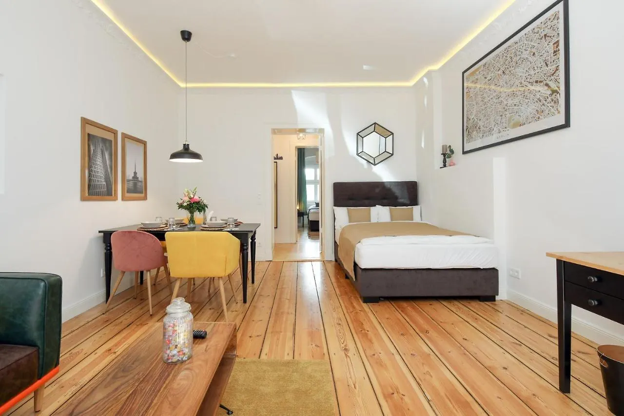 4 Personen Altbau Apartment Nahe Kurfuerstendamm - Romeo & Julia 베를린