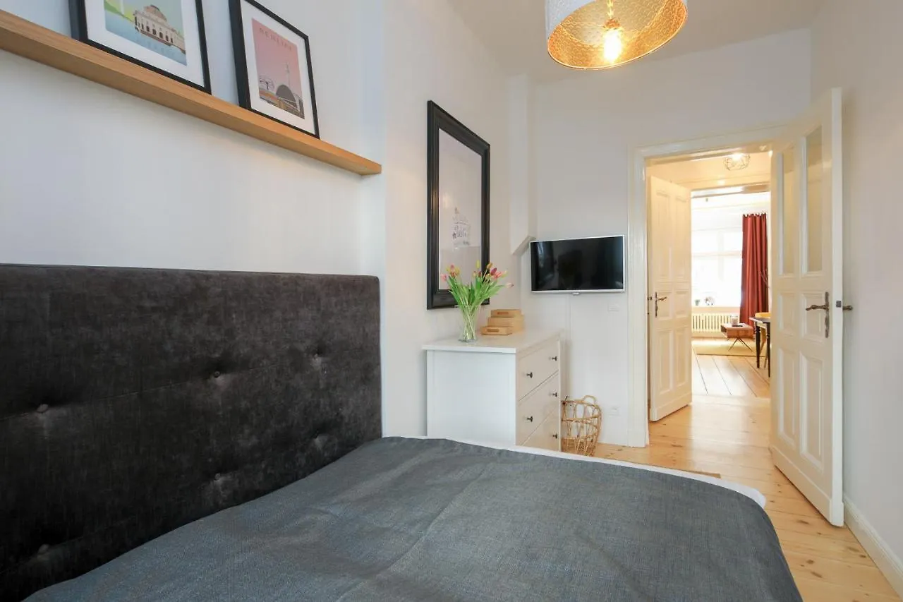 4 Personen Altbau Apartment Nahe Kurfuerstendamm - Romeo & Julia 베를린