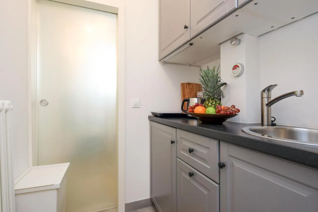 4 Personen Altbau Apartment Nahe Kurfuerstendamm - Romeo & Julia 베를린
